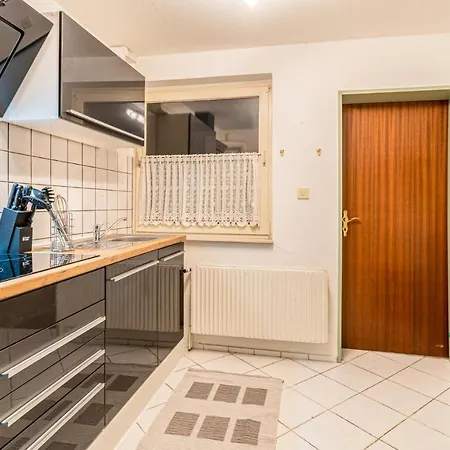 Nyaraló Awesome In W/ Wifi And 3 Bedrooms *