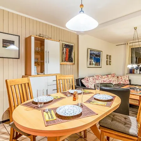 Awesome In W/ Wifi And 3 Bedrooms Nyaraló Friedrichstadt
