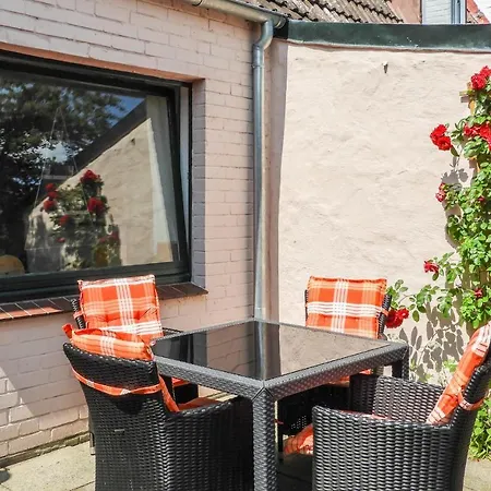 Awesome In W/ Wifi And 3 Bedrooms Nyaraló Friedrichstadt