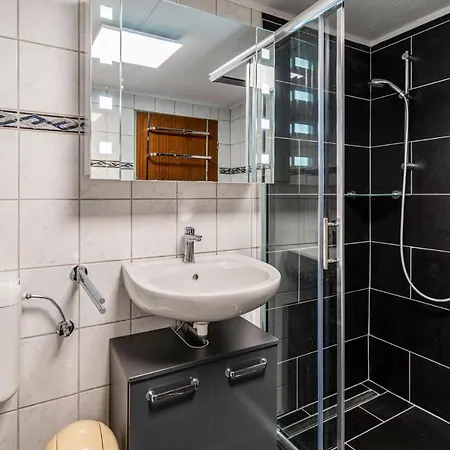 Awesome In W/ Wifi And 3 Bedrooms Nyaraló Friedrichstadt