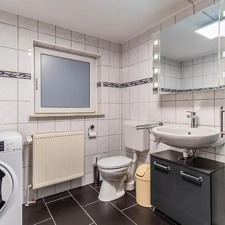 Awesome In W/ Wifi And 3 Bedrooms Nyaraló *